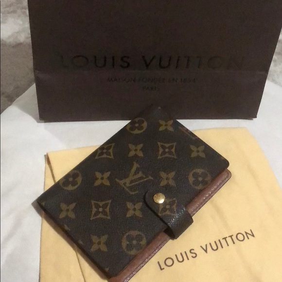 Louis Vuitton Other - LV Authentic Agenda/wallet